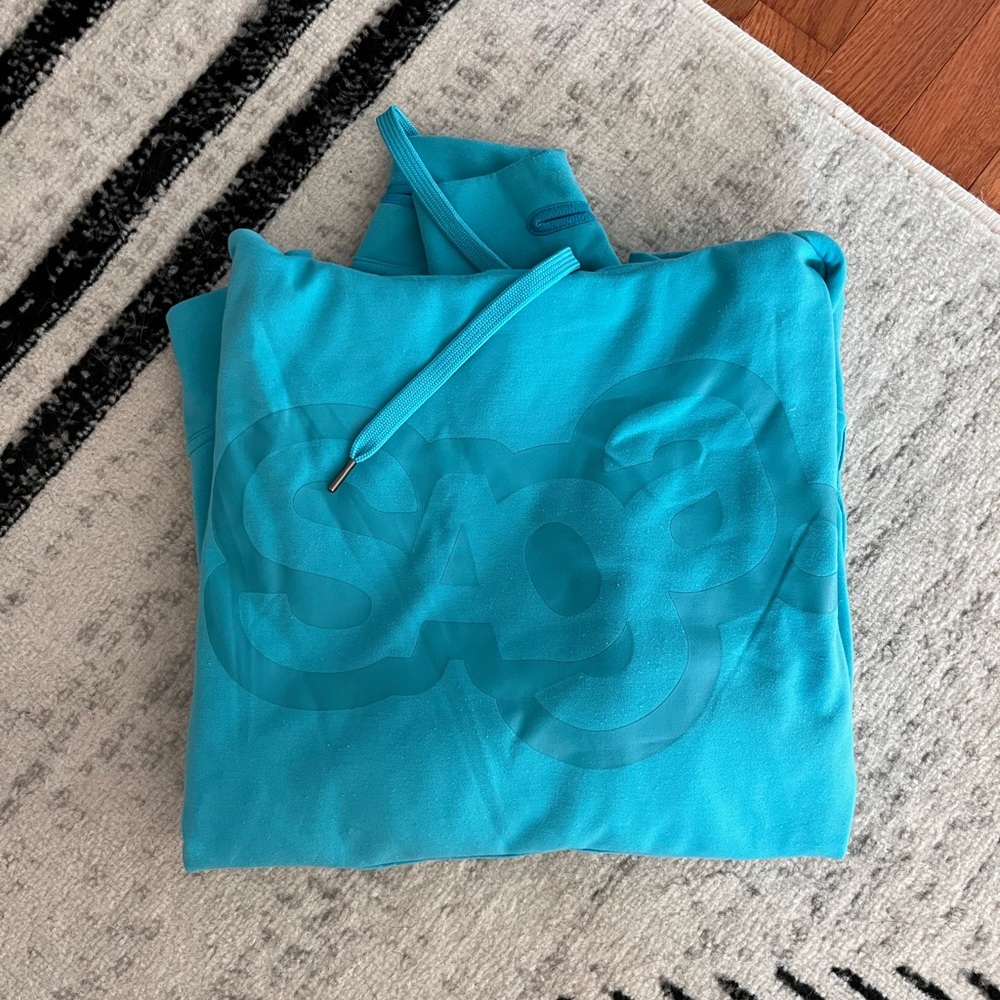 Saga Outerwear ski sweatshirt. Size small.